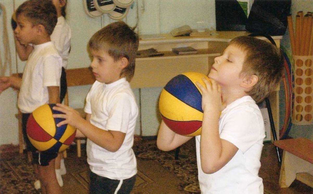 Игры с мячом в старшей группе