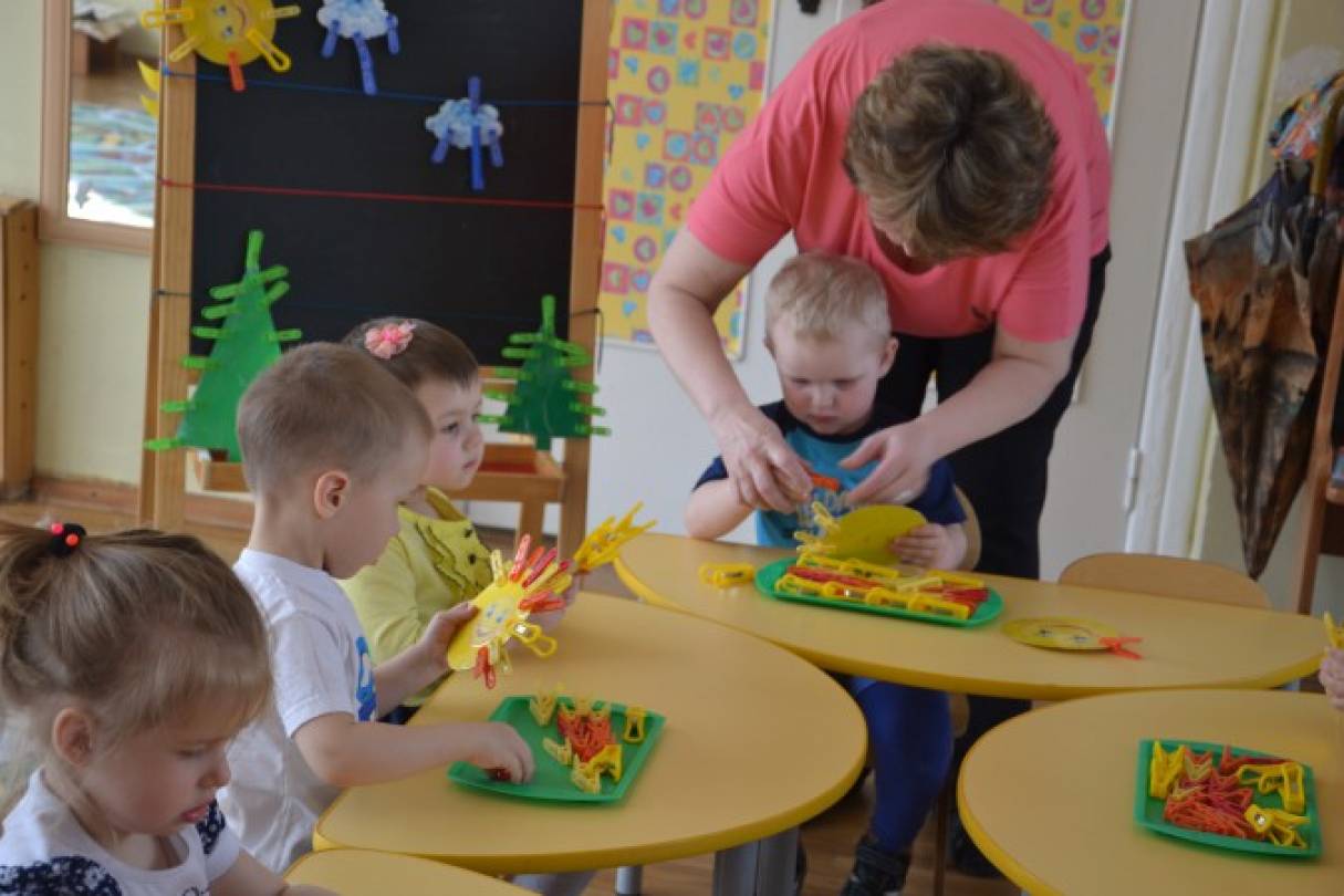 Занятие в младшей группе солнышко. День солнца занятие в младшей группе. где живет солнышко конспект занятия младшая группа.