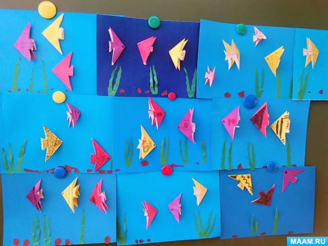 Оригами рыбка в старшей группе. Оригами рыбка в подготовительной группе. Оригами рыбы подготовительная группа. Оригами в группе в подготовительной группе. Конструирование рыбки из бумаги в подготовительной группе.