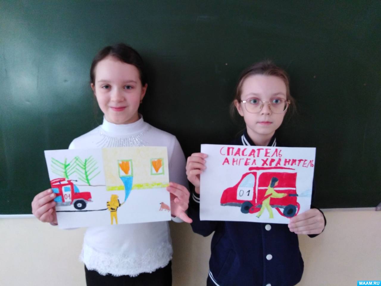 школьники за партой. школьники младших классов. старшеклассники в школе. класс с учениками. школьные уроки в 5 классе.