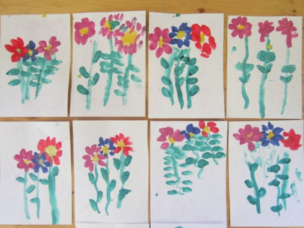 Проект старшая группа май. Рисование в подготовительной группе. Рисование цветы средняя группа. Рисование красивые цветы средняя группа. Рисование с детьми средней группы.