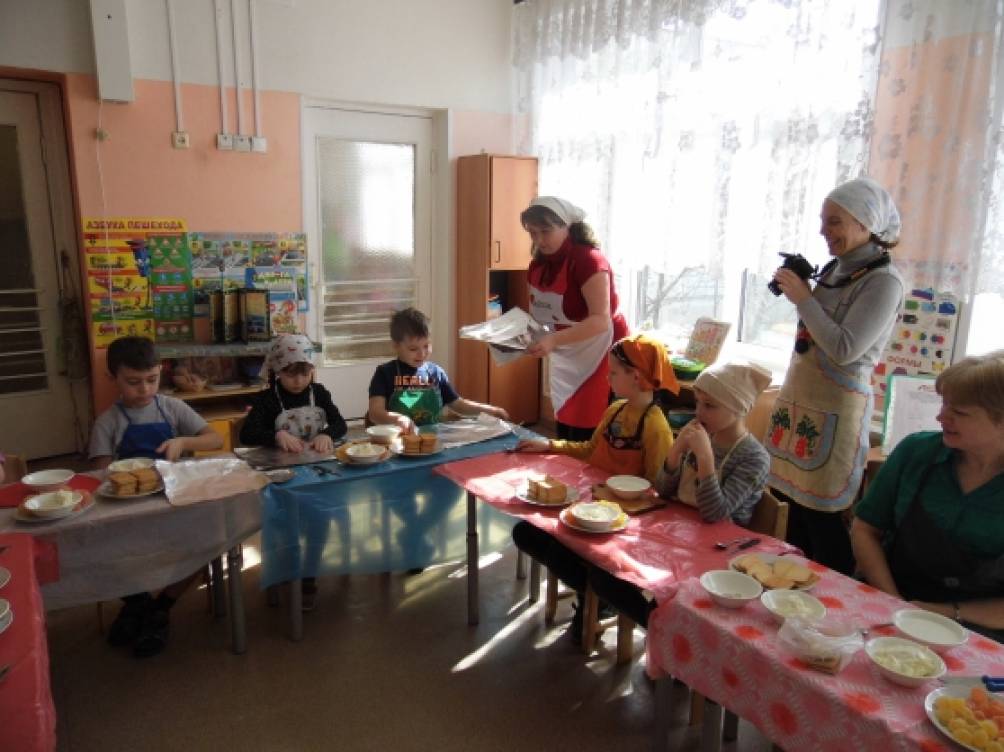 кулинарные рецепты для детей без выпечки. detsad 261872 1431156819. кулинарные рецепты для детей без выпечки фото. кулинарные рецепты для детей без выпечки-detsad 261872 1431156819. картинка кулинарные рецепты для детей без выпечки. картинка detsad 261872 1431156819. Предлагаем вам 9 совершенно потрясающих рецептов печенья без выпечки. Вам не нужно даже включать духовку, чтобы сделать это супер-удовольствие. Это печенье подойдет не только к завтраку или чаепитию в узком кругу, но также станет необычным украшением на вечеринке с друзьями.
