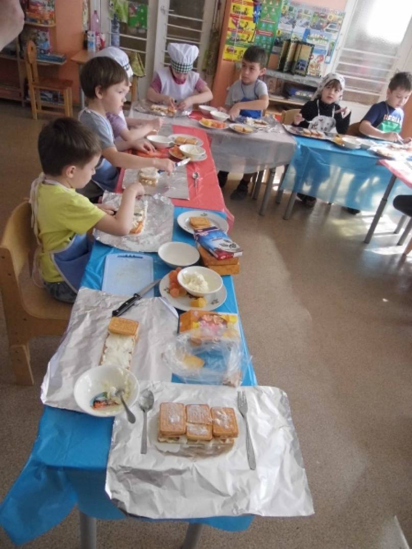 кулинарные рецепты для детей без выпечки. detsad 261872 1431157025. кулинарные рецепты для детей без выпечки фото. кулинарные рецепты для детей без выпечки-detsad 261872 1431157025. картинка кулинарные рецепты для детей без выпечки. картинка detsad 261872 1431157025. Предлагаем вам 9 совершенно потрясающих рецептов печенья без выпечки. Вам не нужно даже включать духовку, чтобы сделать это супер-удовольствие. Это печенье подойдет не только к завтраку или чаепитию в узком кругу, но также станет необычным украшением на вечеринке с друзьями.
