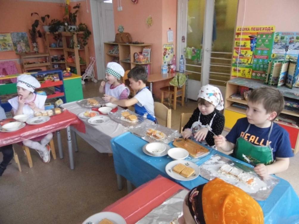 кулинарные рецепты для детей без выпечки. detsad 261872 1431157340. кулинарные рецепты для детей без выпечки фото. кулинарные рецепты для детей без выпечки-detsad 261872 1431157340. картинка кулинарные рецепты для детей без выпечки. картинка detsad 261872 1431157340. Предлагаем вам 9 совершенно потрясающих рецептов печенья без выпечки. Вам не нужно даже включать духовку, чтобы сделать это супер-удовольствие. Это печенье подойдет не только к завтраку или чаепитию в узком кругу, но также станет необычным украшением на вечеринке с друзьями.