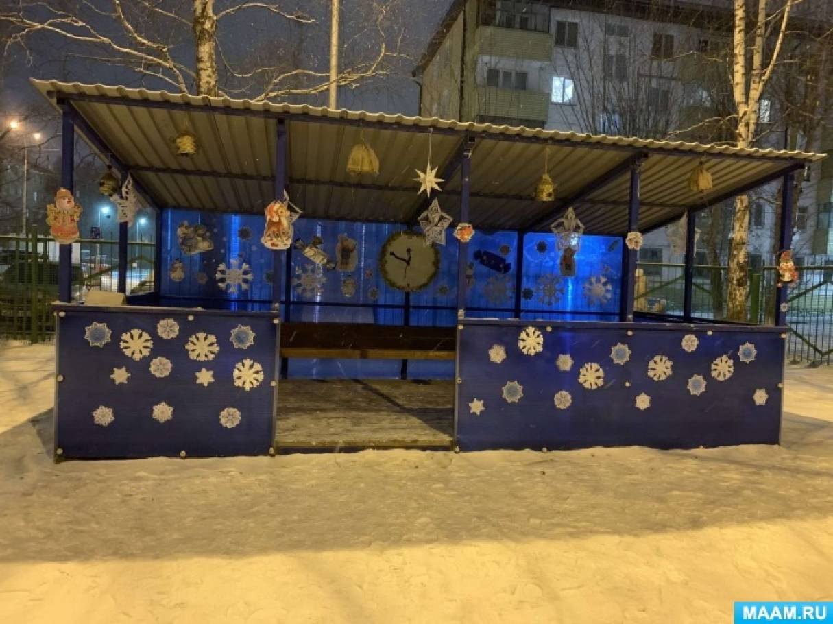 Зимнее украшение веранды