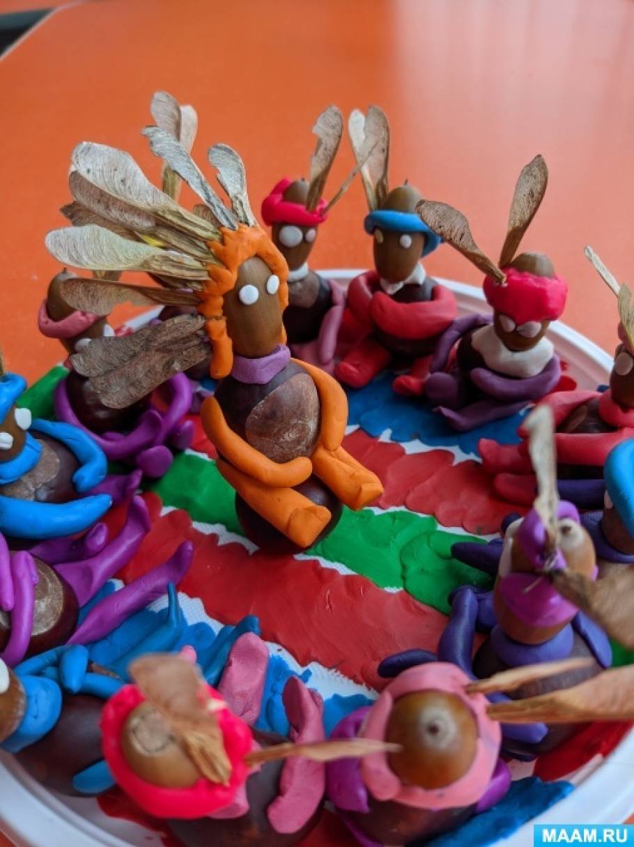 Фотоотчет о занятии по лепке «Совет племени индейцев» с использованием природного материала с детьми средней группы