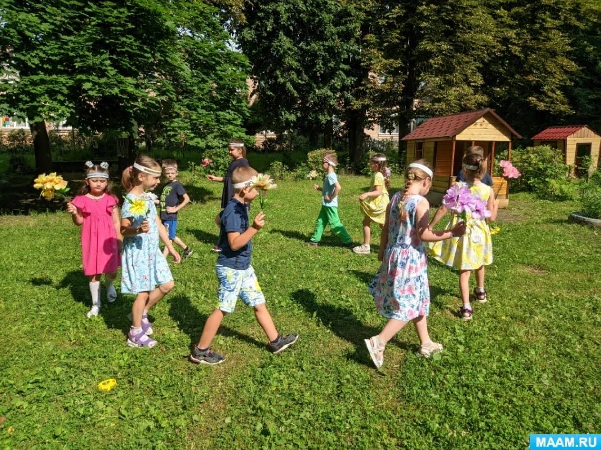 Летние сценки. Летний детский праздник. Фото детской летней площадки на Ивана Купала. Сценарий летний Калейдоскоп.