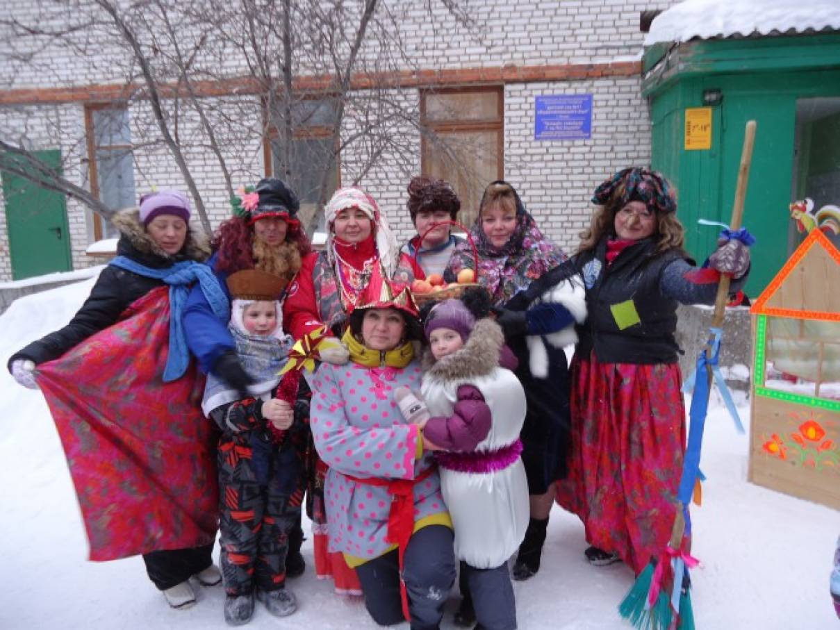 «Пришла Коляда — отворяй ворота!» Развлечение для детей старшего и подготовительного возраста Фото «Пришла Коляда — отворяй ворота!» Развлечение для детей старшего и подготовительного возраста