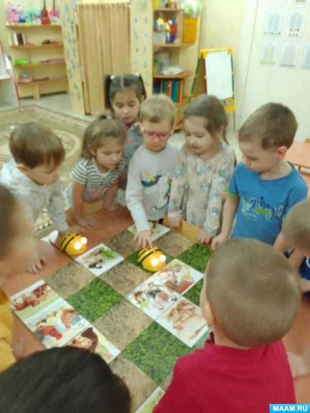 Знакомство с робото-пчелками «Bee-bot. Умная Пчелка» для детей среднего ...