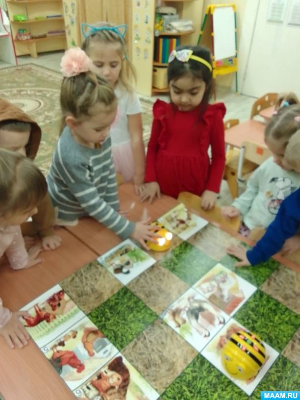 Знакомство с робото-пчелками «Bee-bot. Умная Пчелка» для детей среднего ...