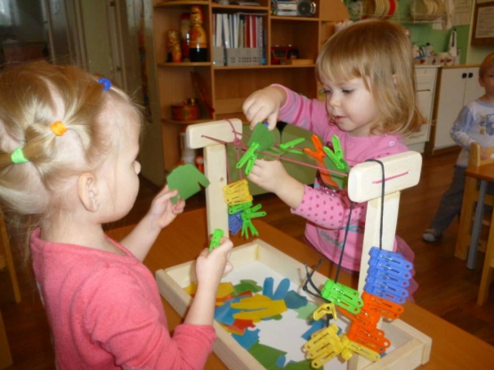 игра помощники в детском саду. предметы обихода для детей. игра мамины помощники. игра мамины помощники в детском саду. игра помощники в детском саду.