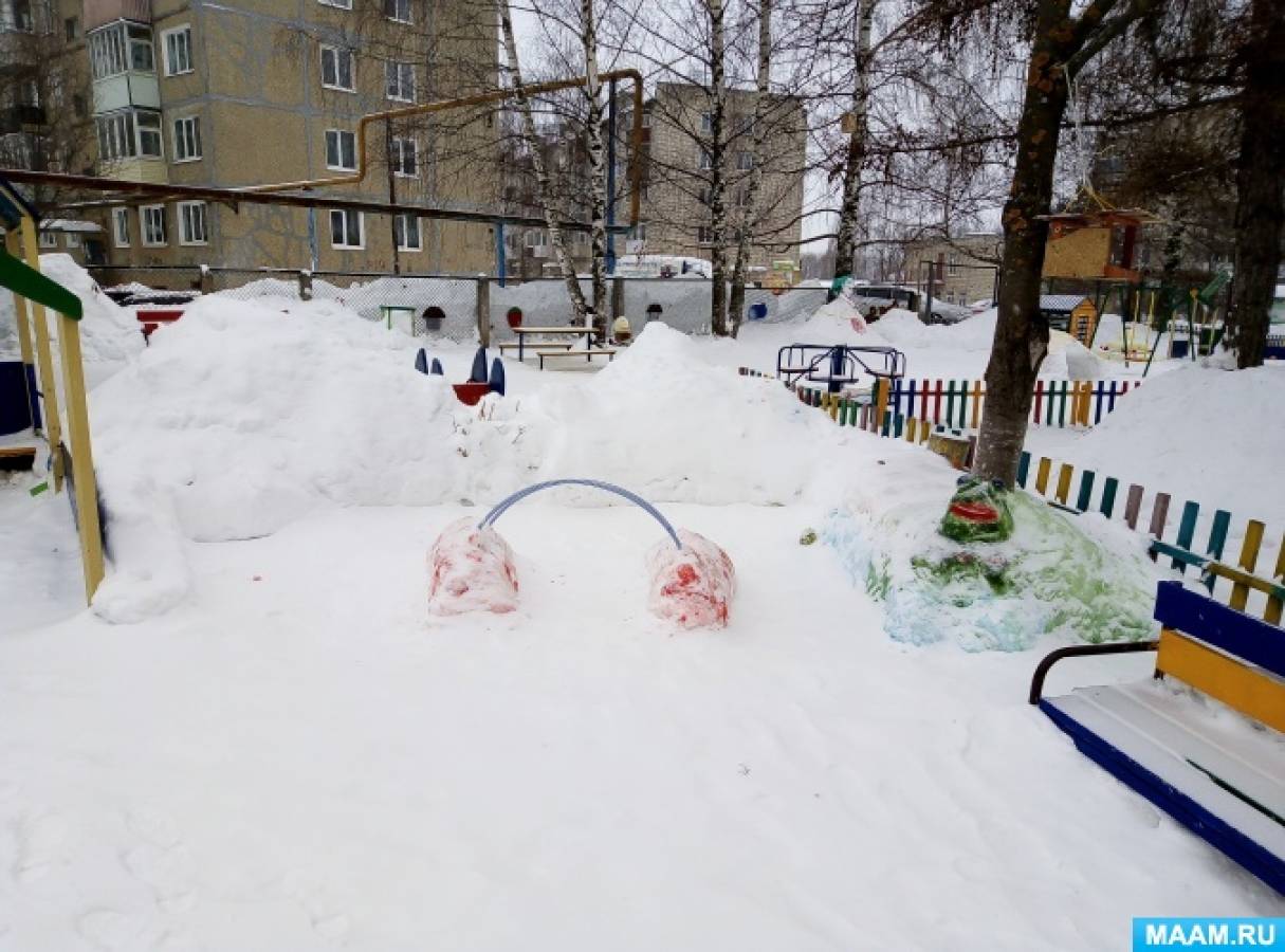 Зимние постройки на участке детского сада для игр и забав детей «В гостях у царевны-лягушки»