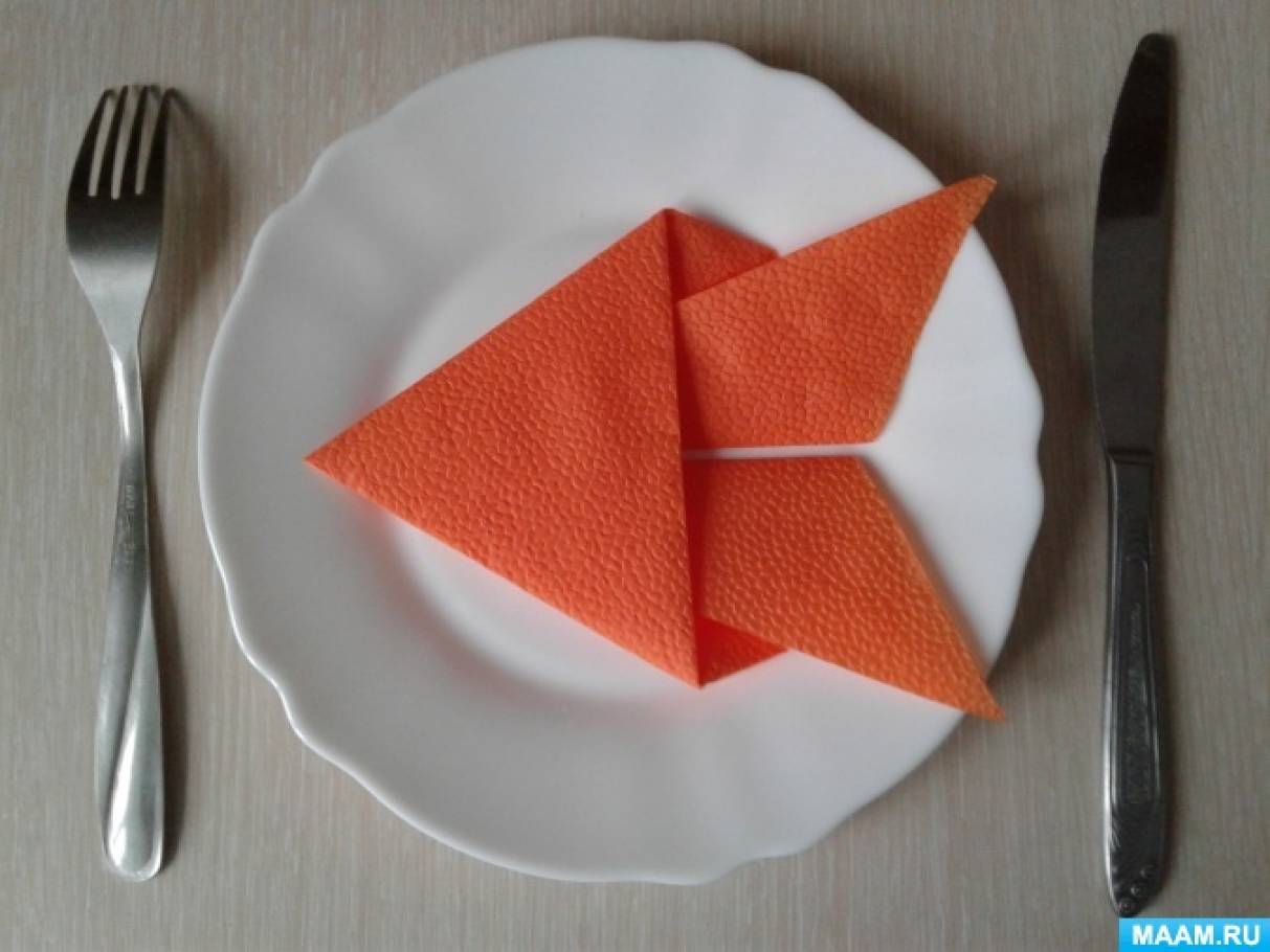 Мастер-класс по оригами «Рыбка» для сервировки стола