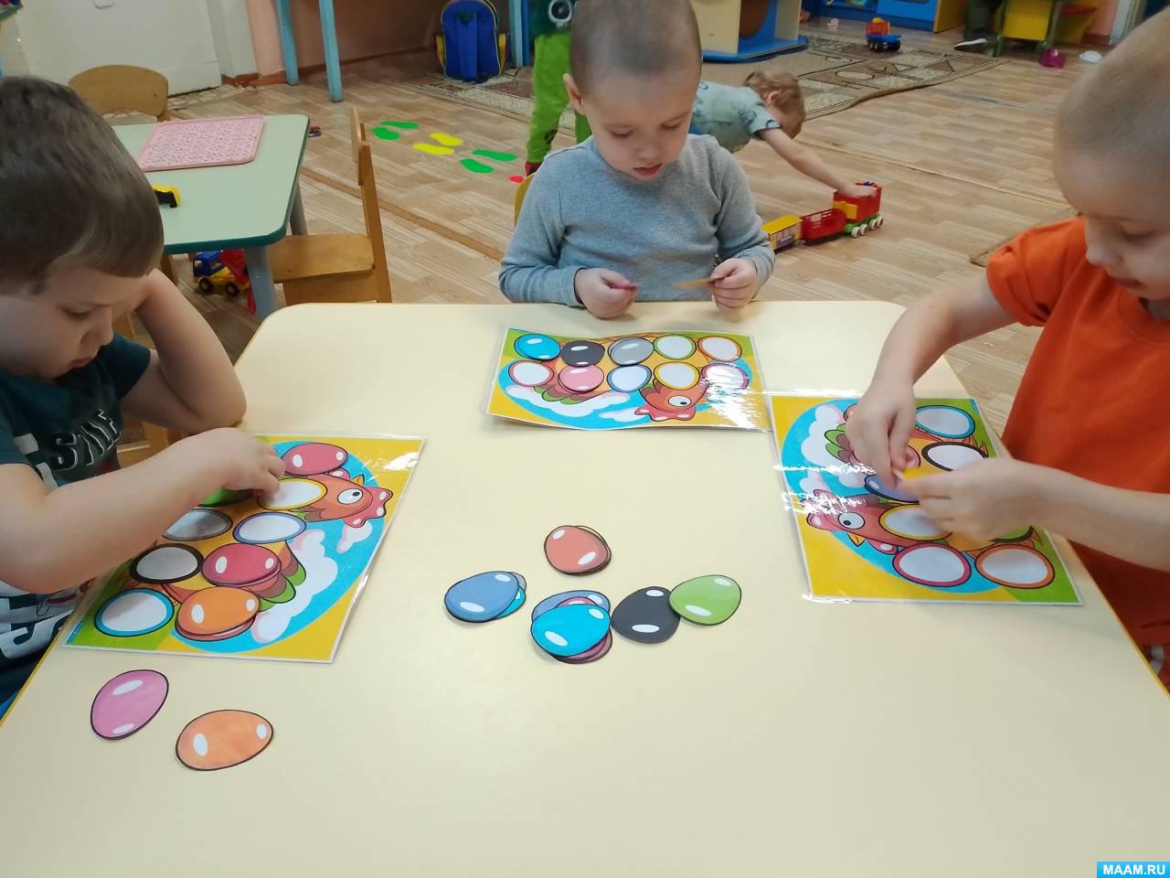 Дидактическая сенсорная игра «Курочка Ряба с разноцветными яйцами» для ...