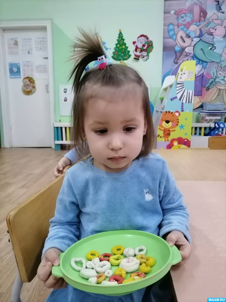 Смотреть фотографию №2 Фото №2 По сложившейся традиции после наступления Нового года вся наша страна отмечает веселый и светлый праздник
