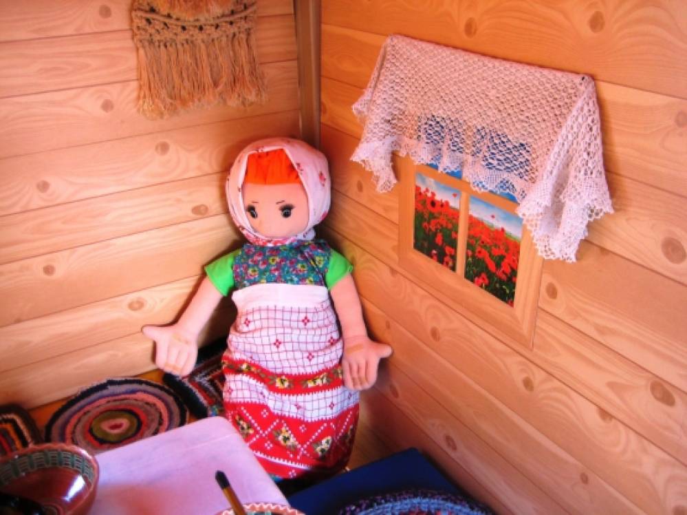 Приобщение к истокам русской национальной культуры посредством создания экспозиции «Русская горница» Фото Приобщение к истокам русской национальной культуры посредством создания экспозиции «Русская горница»