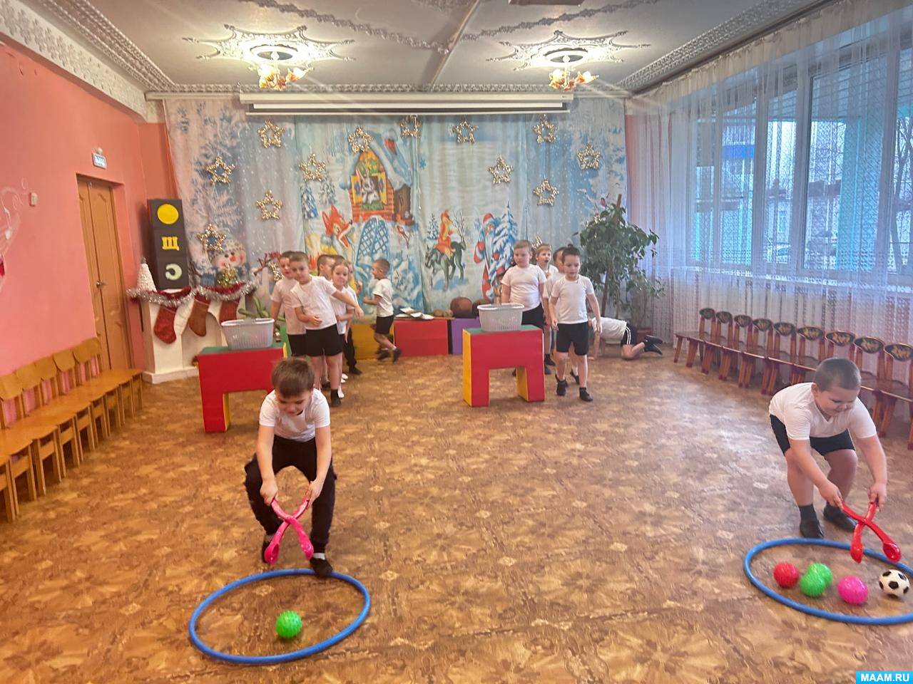 Смотреть фотографию №2 Фото №2 Задачи Оздоровительные Способствовать развитию опорно двигательного аппарата Создать условия для усвоения естественной потребности детей в движении Создать бодрое настроение у детей