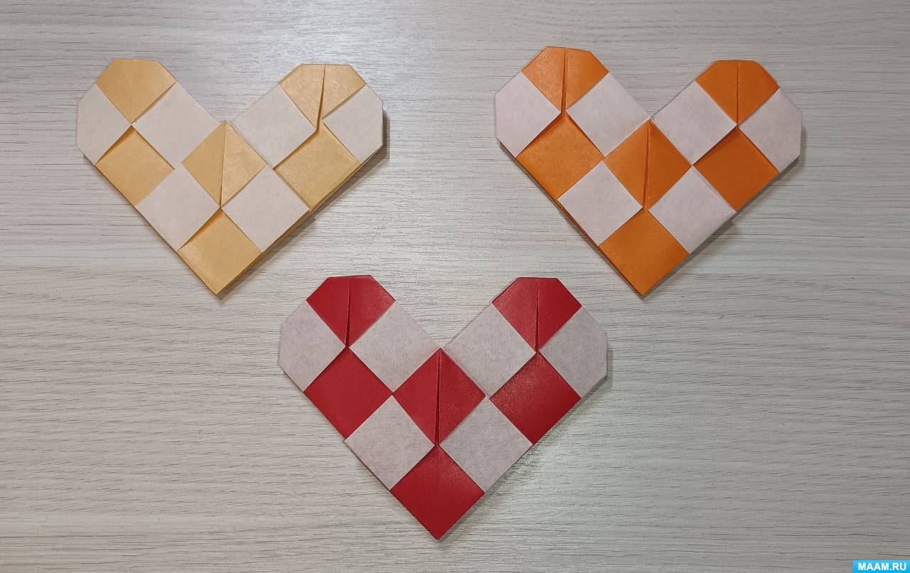 Мастер-класс по конструированию закладки для книги из цветной бумаги в технике оригами «Сердечко» к Всемирному Дню сердца