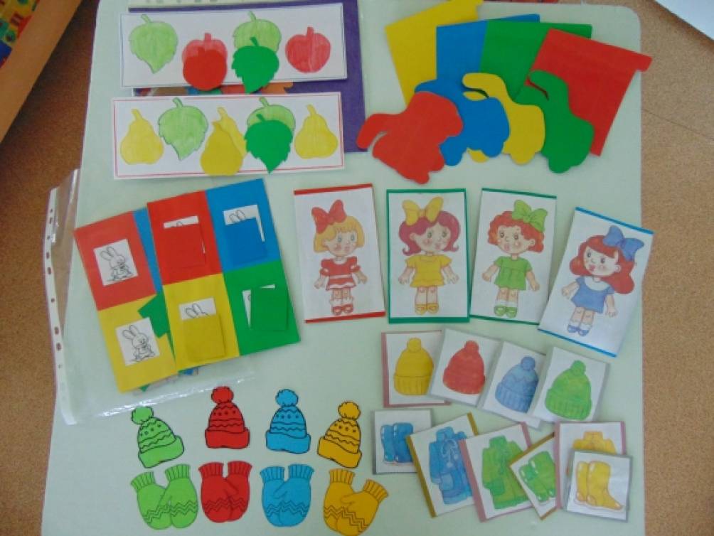 Настольно печатные игры картотека младшей группы. Сенсорика для детей раннего возраста. Сенсорика для детей раннего возраста в детском саду. Сенсорные игры для детей. Дидактические игрушки для детей раннего возраста.