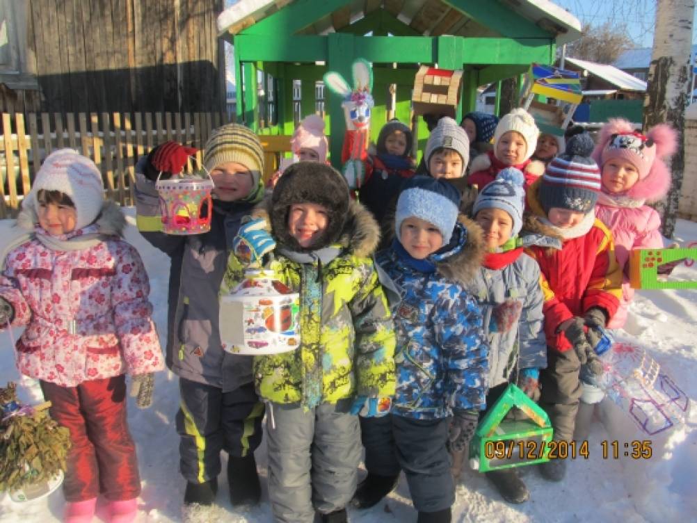 «Поможем нашим птичкам!» Кормушки своими руками Фото «Поможем нашим птичкам!» Кормушки своими руками