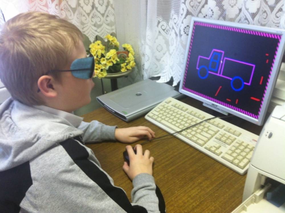 Программа слепых детей. Компьютер для детей с нарушением зрения. Компьютерные технологии для детей с нарушением зрения. Слепой ребенок и компьютер. Компьютер для слепых.