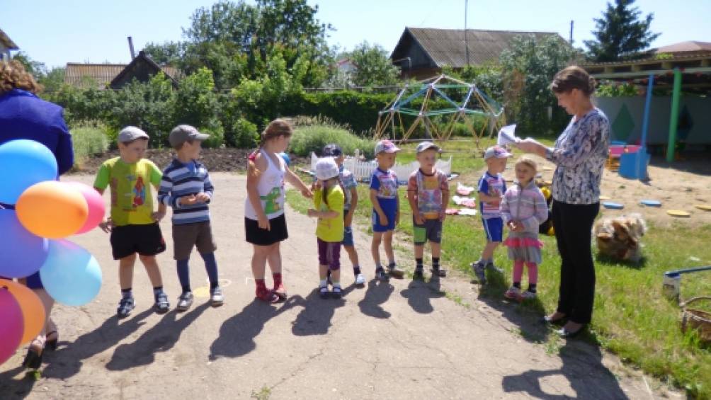 Спортивное развлечение в старшей группе «Путешествие и хорошее настроение» Фото Спортивное развлечение в старшей группе «Путешествие и хорошее настроение»