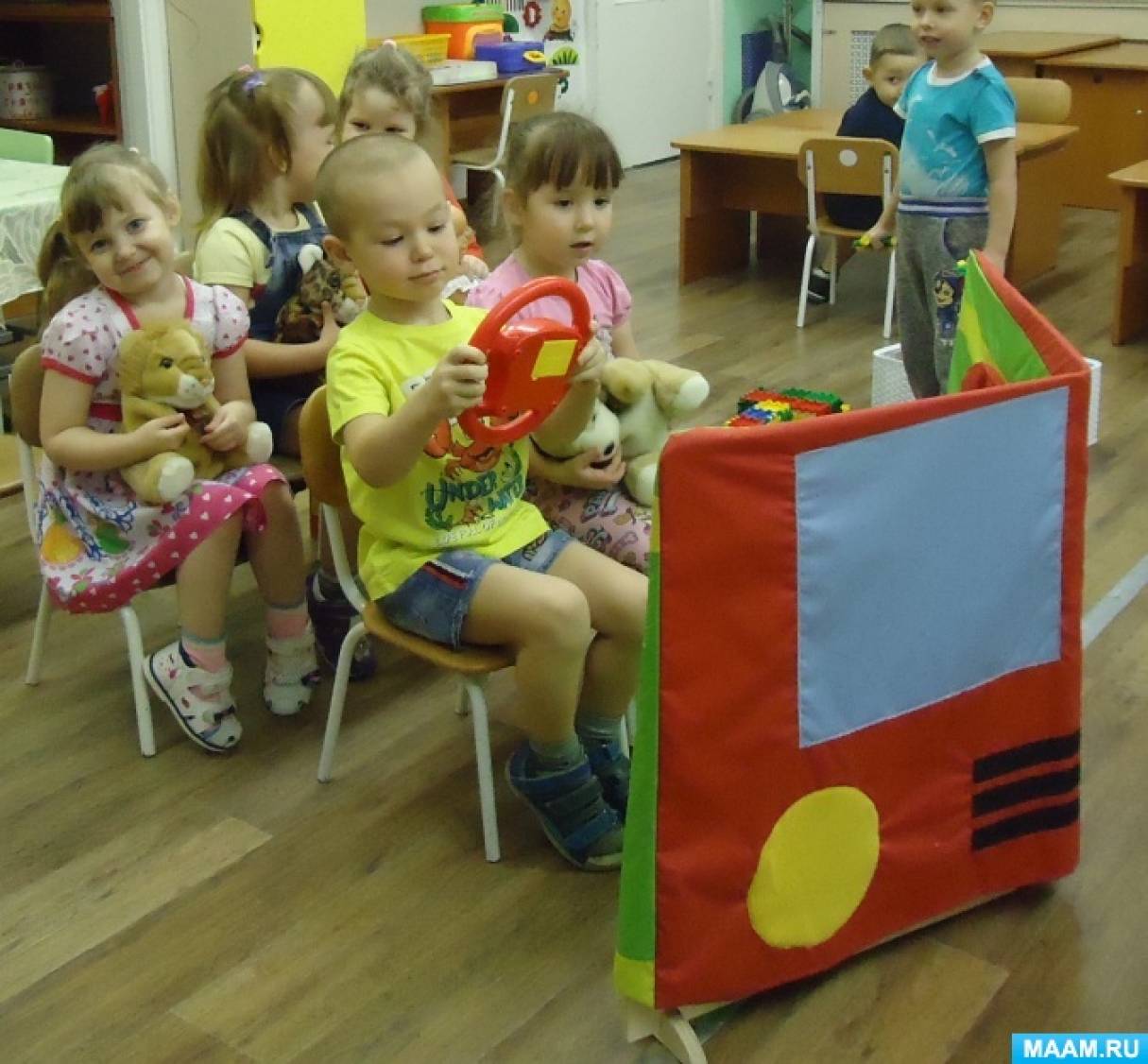 Дети в саду. Дети играют в детском саду. Игровая деятельность дошкольников. Виды деятельности дошкольников. Игровая деятельность дошкольного образования.