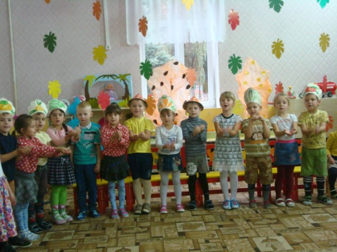Фотоотчет праздник осени в младшей группе