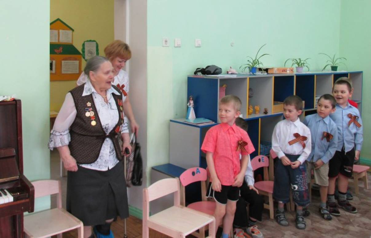 Встреча поколений, мы гордимся ветеранами Фото Встреча поколений, мы гордимся ветеранами