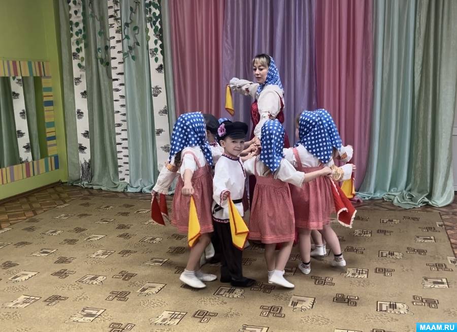 Танец обнимашки в детском саду
