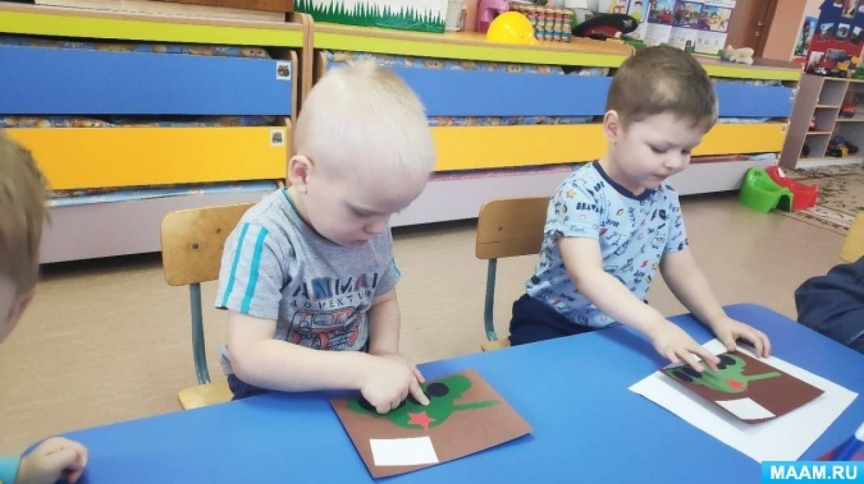 Фотоотчет «Как мы поздравляли пап с 23 февраля и мам с 8 марта»