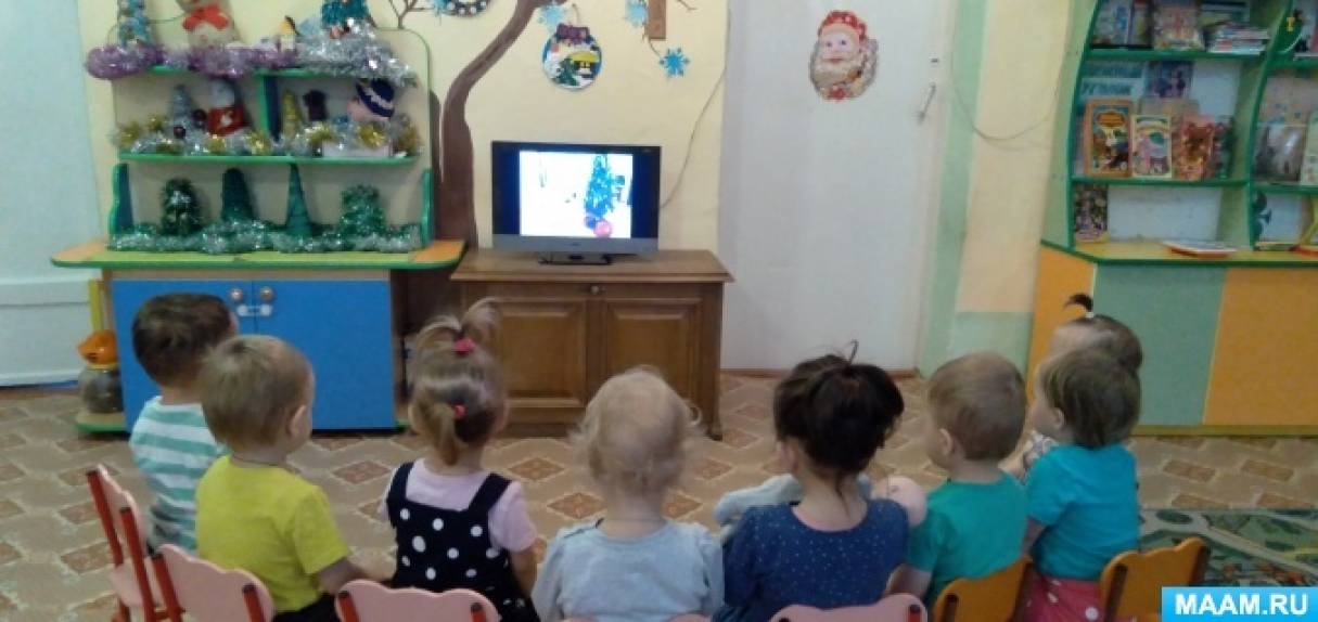 Конспект НОД по аппликации в группе детей раннего возраста «Елочка-красавица» Фото Конспект НОД по аппликации в группе детей раннего возраста «Елочка-красавица»
