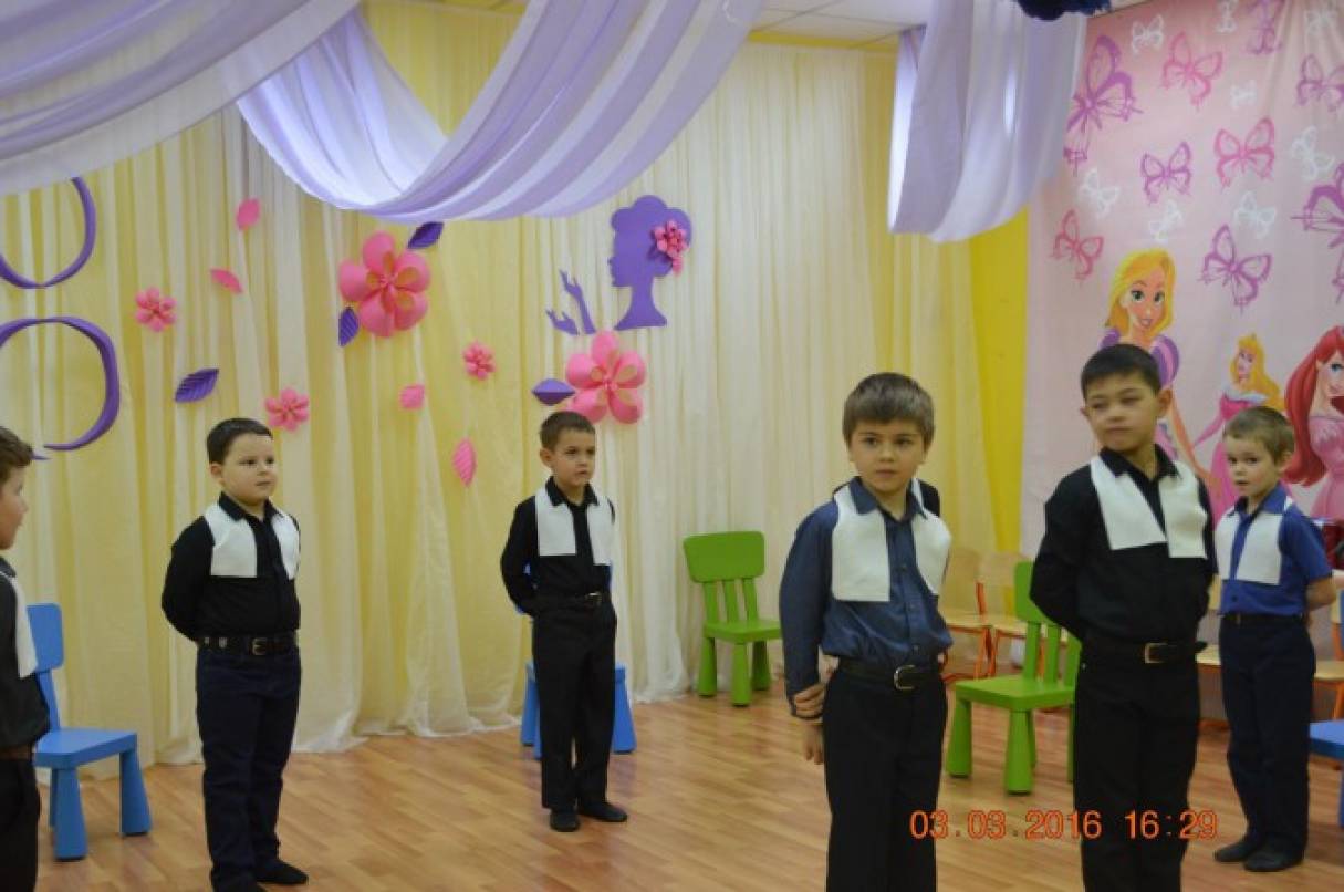 Танец джентльменов в детском саду на выпускной