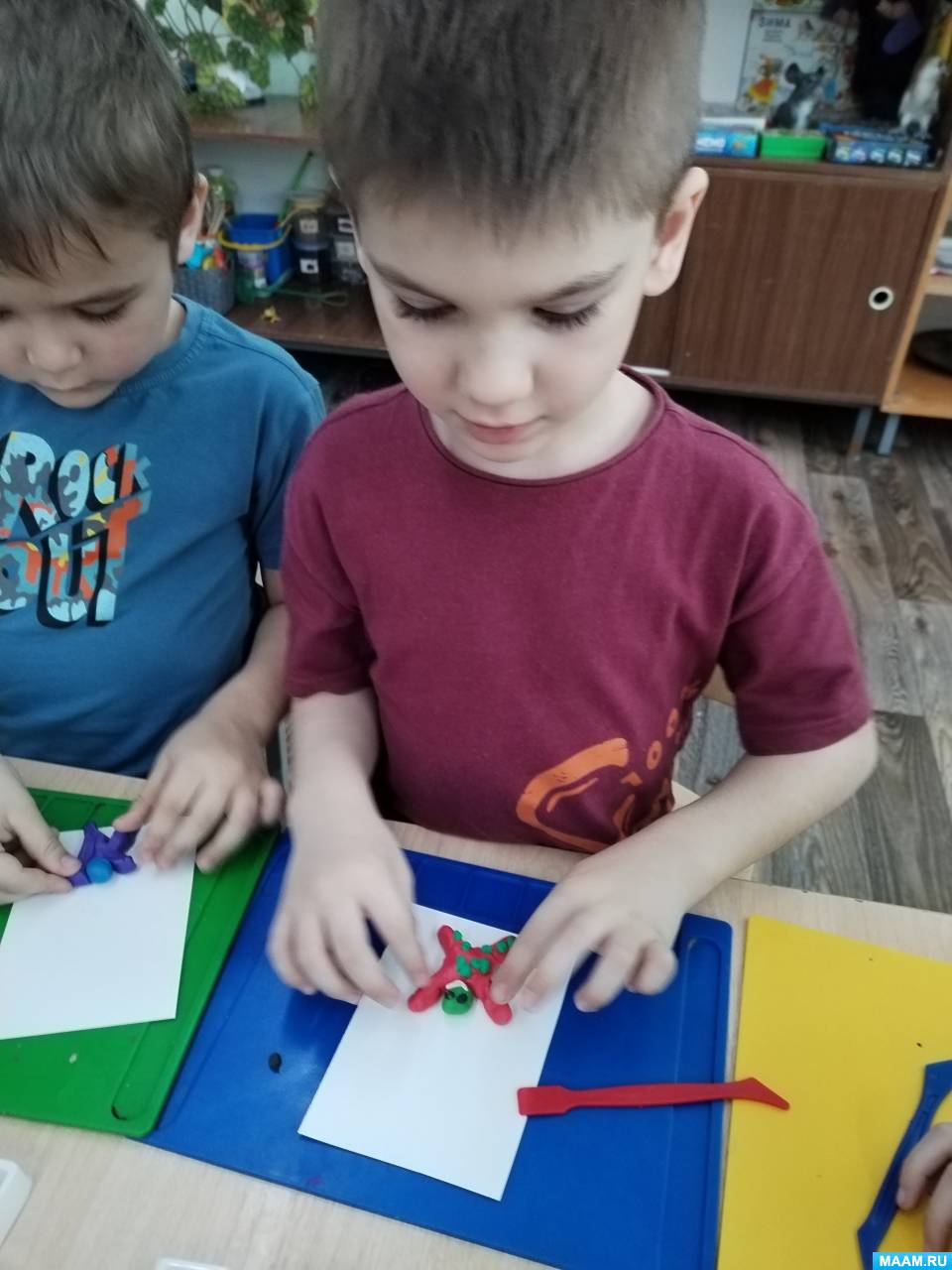 Занятие в старшей группе по лепке «Отважные парашютисты» (6 фото ...