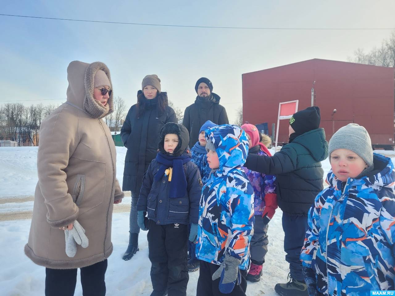 «Зимние заботы: помощь пернатым друзьям» Фото «Зимние заботы: помощь пернатым друзьям»