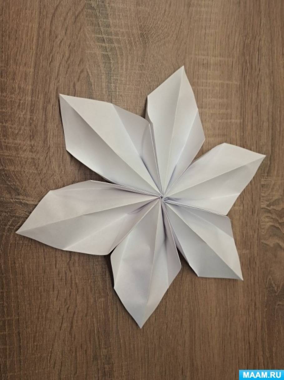 «Снежинка». Конспект по конструированию и ручному труду в технике «оригами» в подготовительной группе