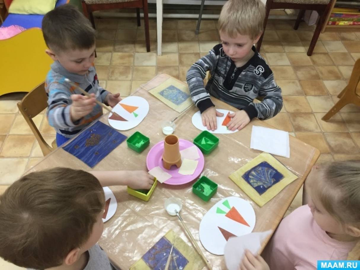 картинка дети накрывают на стол в детском саду. питание старшая группа занятия. питание старшая группа занятия.