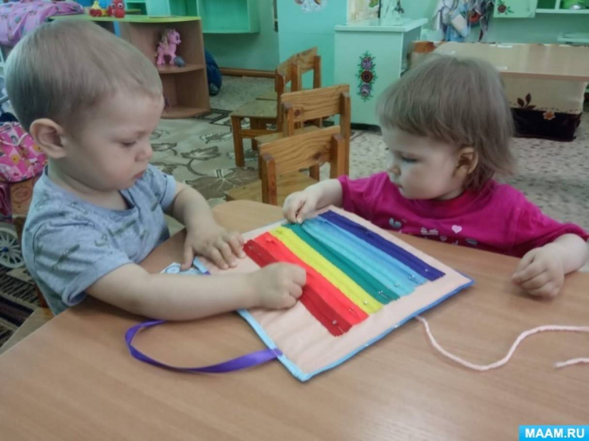 Дидактическое пособие для развития мелкой моторики и сенсорных навыков ...