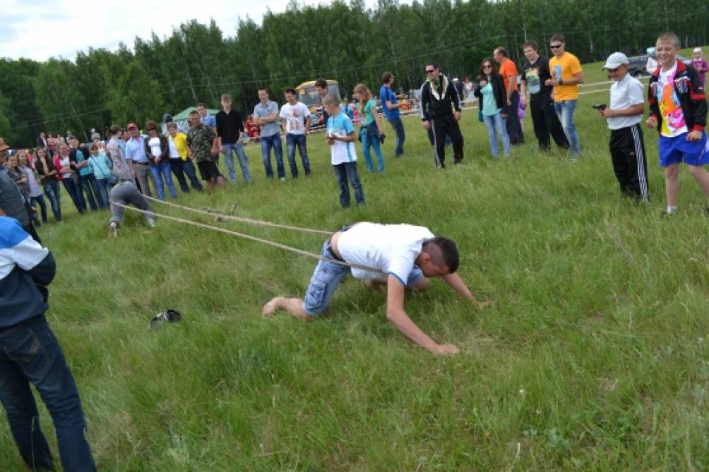 Смотреть фотографию №13 Фото №13 Открывают праздник руководители колхоза и сельского поселения