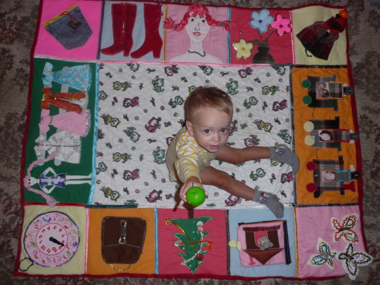Подарки для девочек: украшения и аксессуары, куклы, сумки, часы