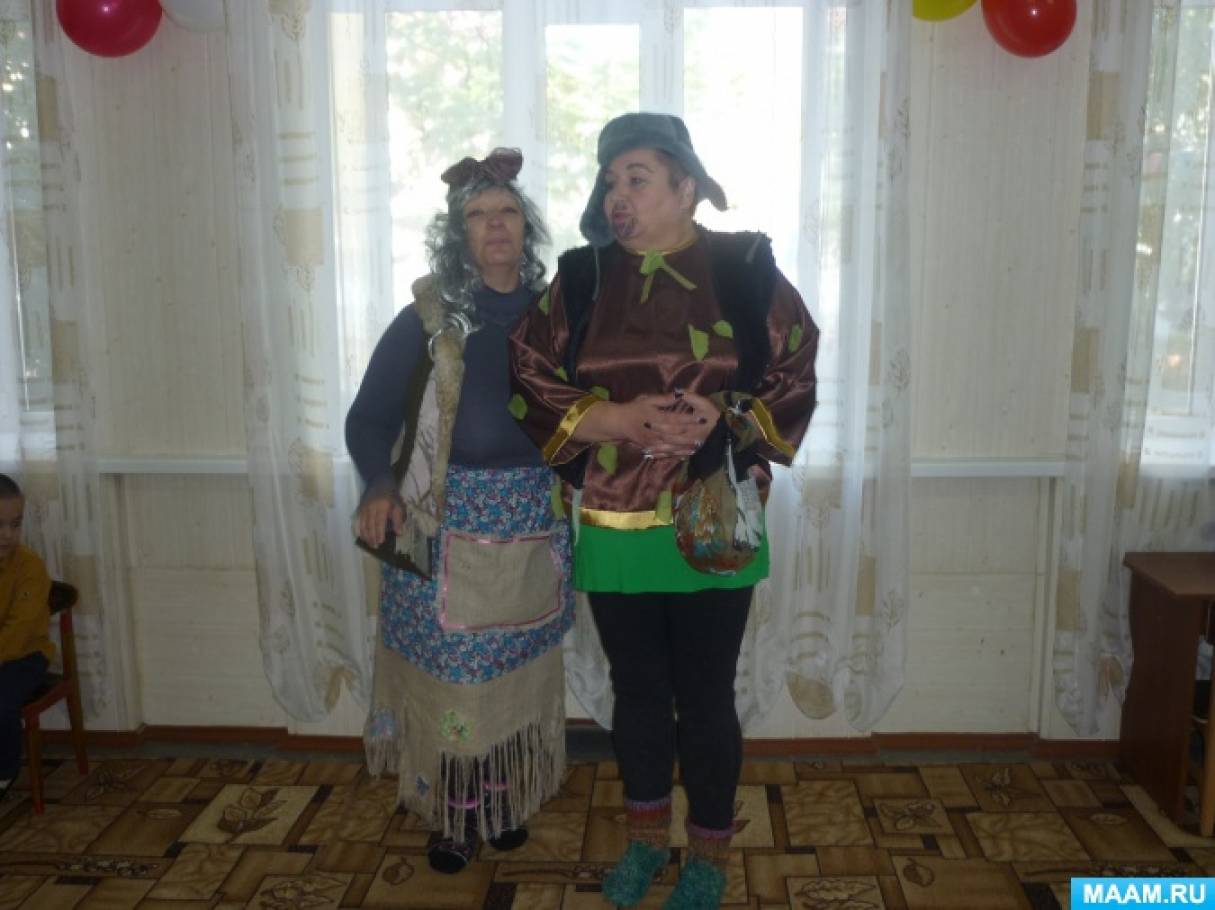 Сцена на день пожилого человека. Наряд бабушки для сценки в детском саду. Сценка слова. В электричке. Сценки со старушками.