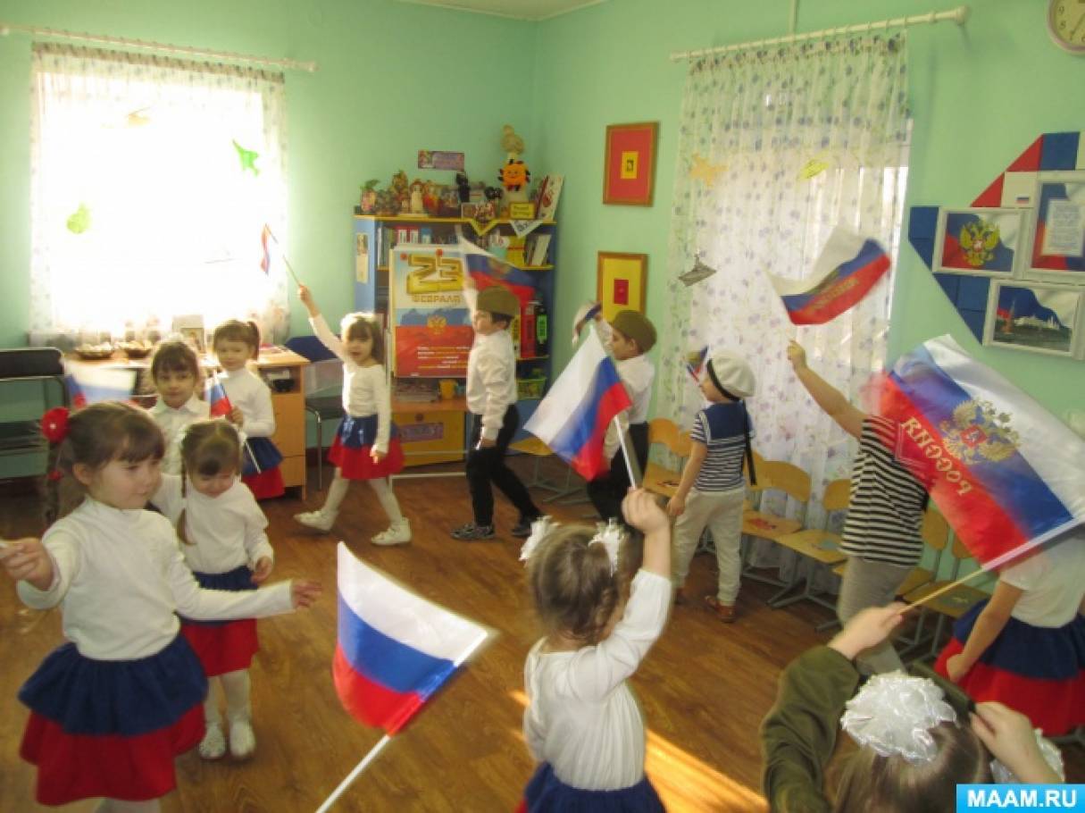 Смотреть фотографию №3 Фото №3 нарисовали портреты пап