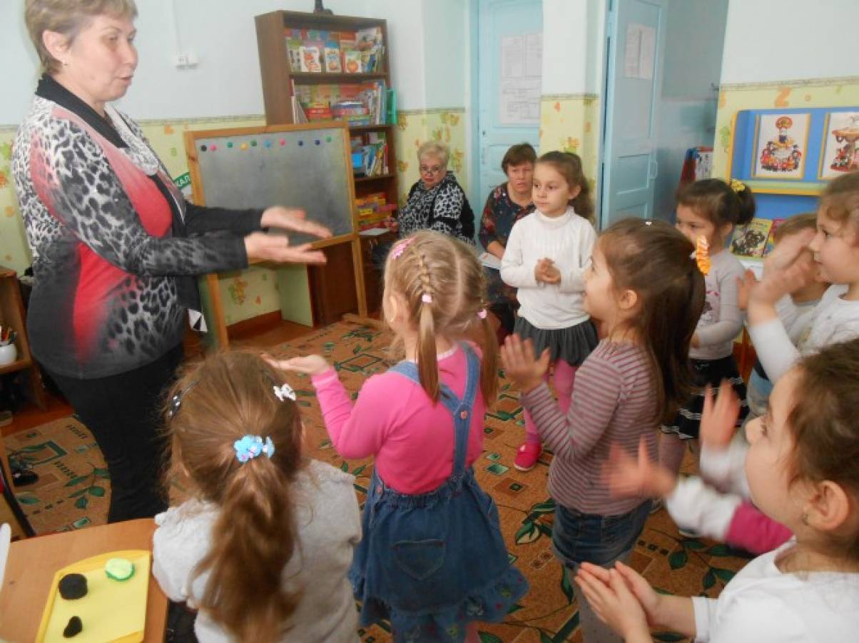 Смотреть фотографию №3 Фото №3 формировать осознанное понимание значимости родственных отношений зависимость добрых отношений от личных качеств каждого формировать в сознании детей образ мира семьи