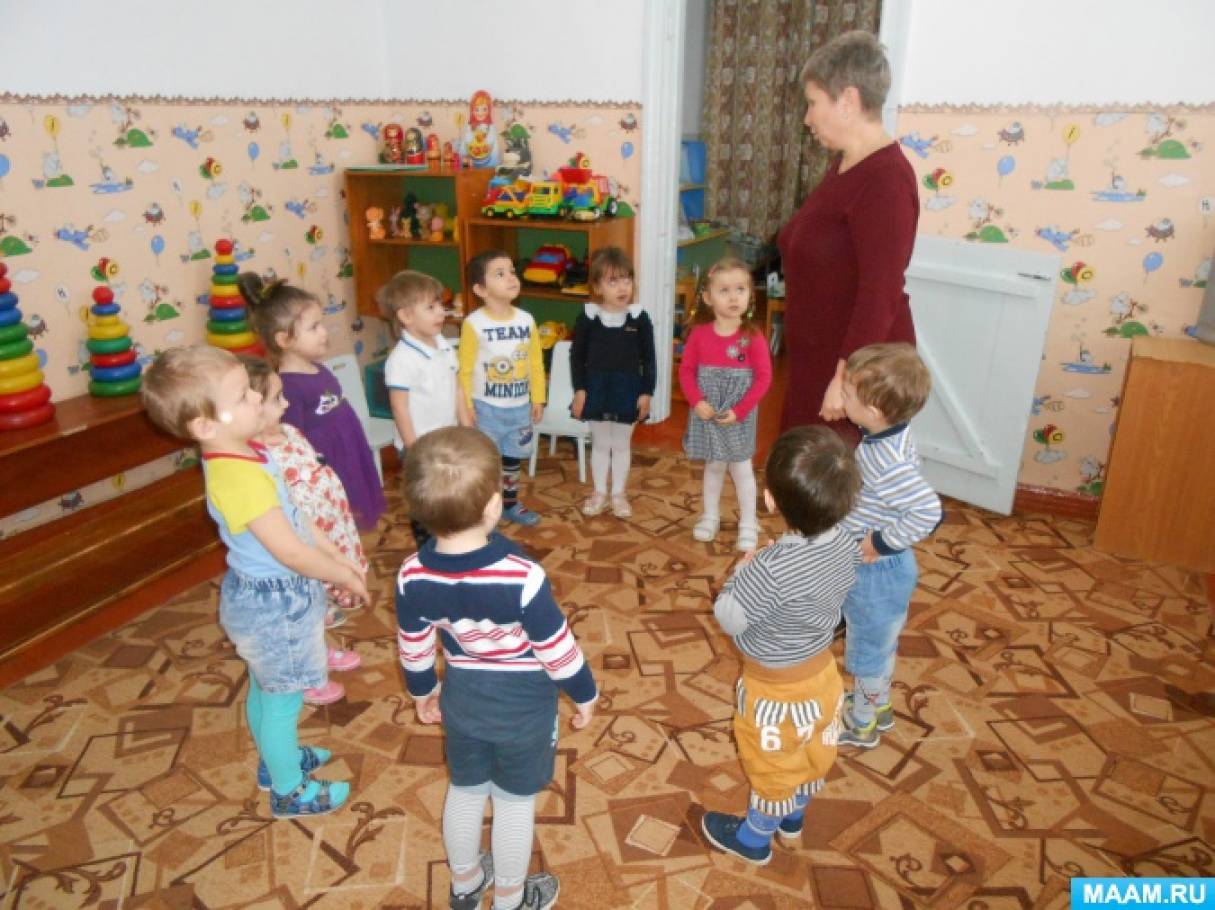 «Петушок и курочка». Итоговое занятие в первой младшей группе по экологии за второй квартал Фото «Петушок и курочка». Итоговое занятие в первой младшей группе по экологии за второй квартал