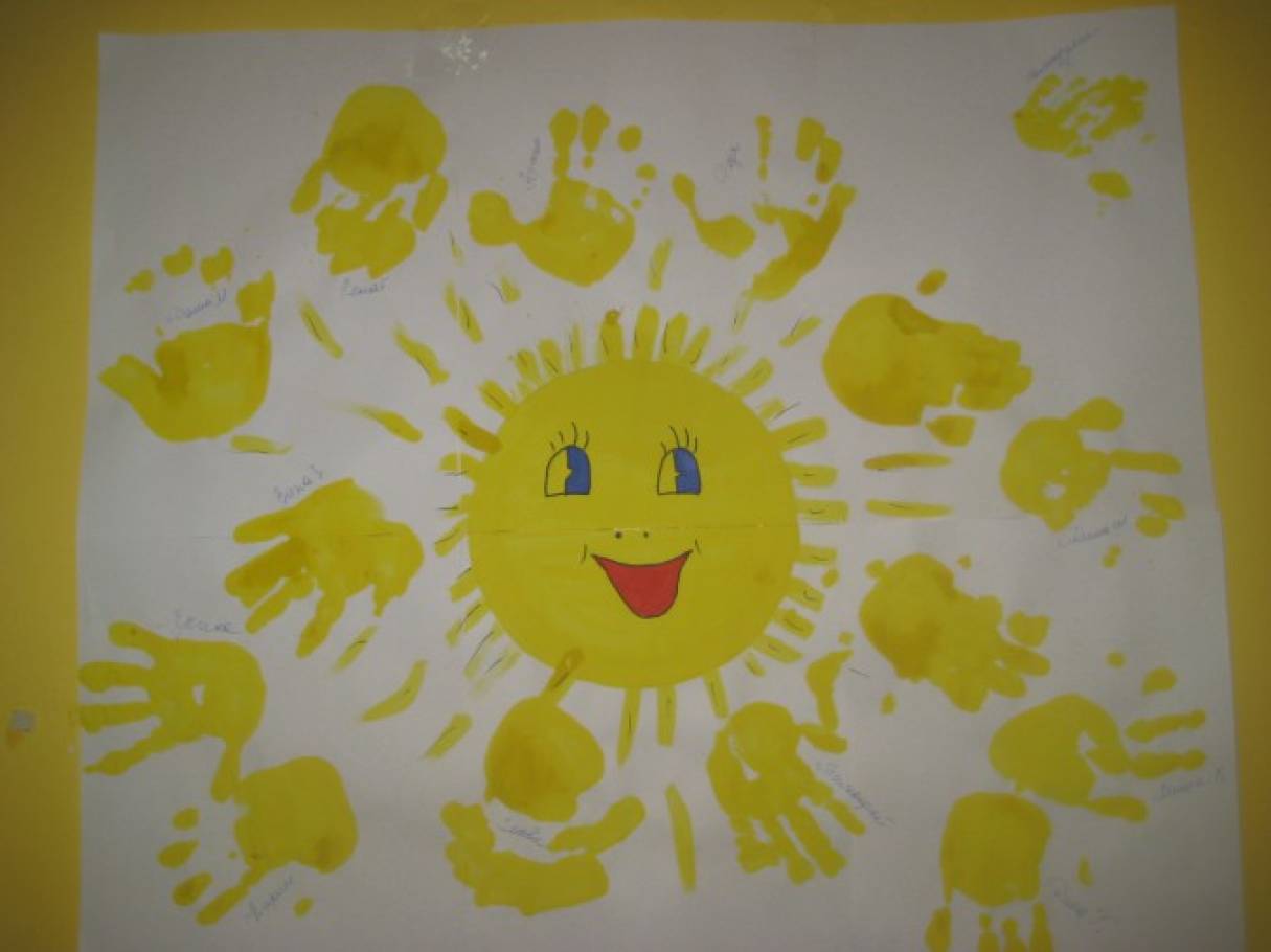 Рисование солнышко 2 младшая группа. Рисование светит солнышко 2 младшая группа. Рисование ладошками солнышко. Коллективное рисование в детском саду. Ладошка рисунок.