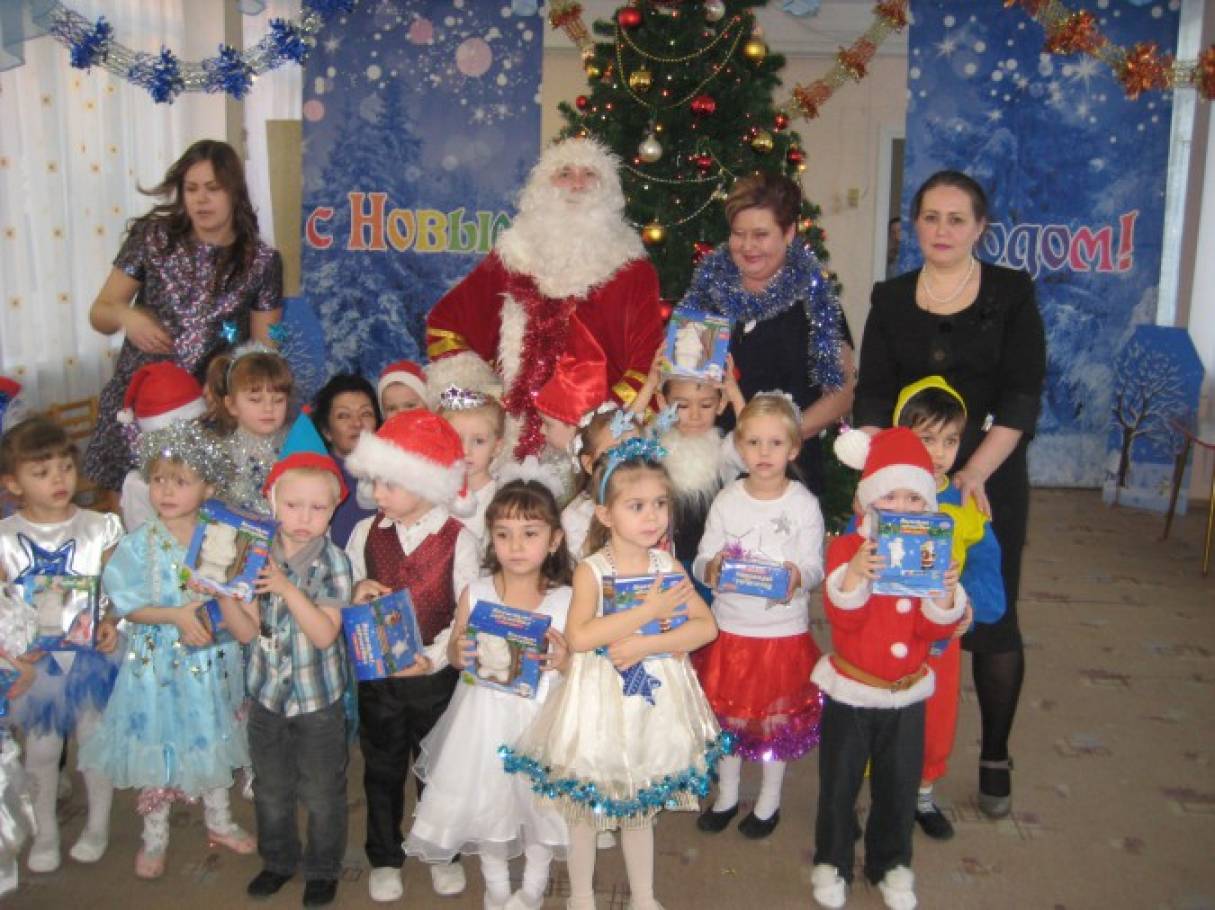 Сценарий новогоднего праздника в средней группе «Сказка о красках» Фото Сценарий новогоднего праздника в средней группе «Сказка о красках»