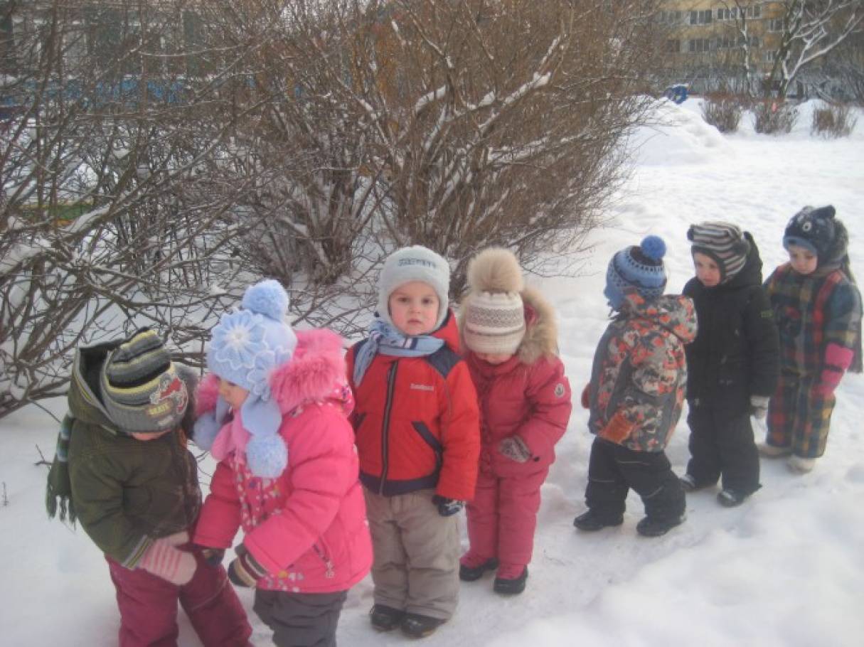 Прогулка в доу старшая группа