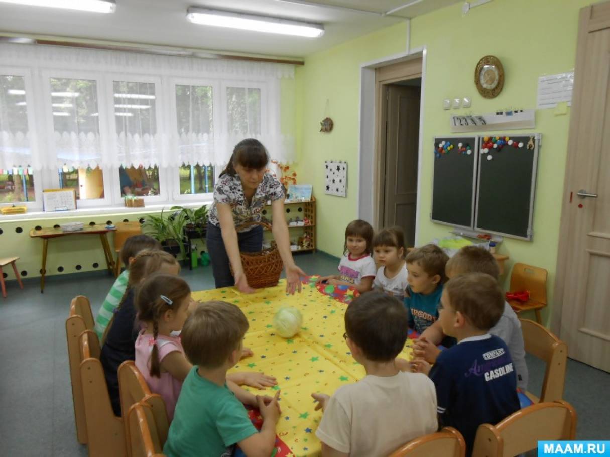 Foto č. 2 Cíle Vzdělávací: upevnit znalosti dětí o názvech zeleniny a schopnost rozlišit je podle vzhledu a chuti, ujasnit si představy dětí o prodejně zeleniny
