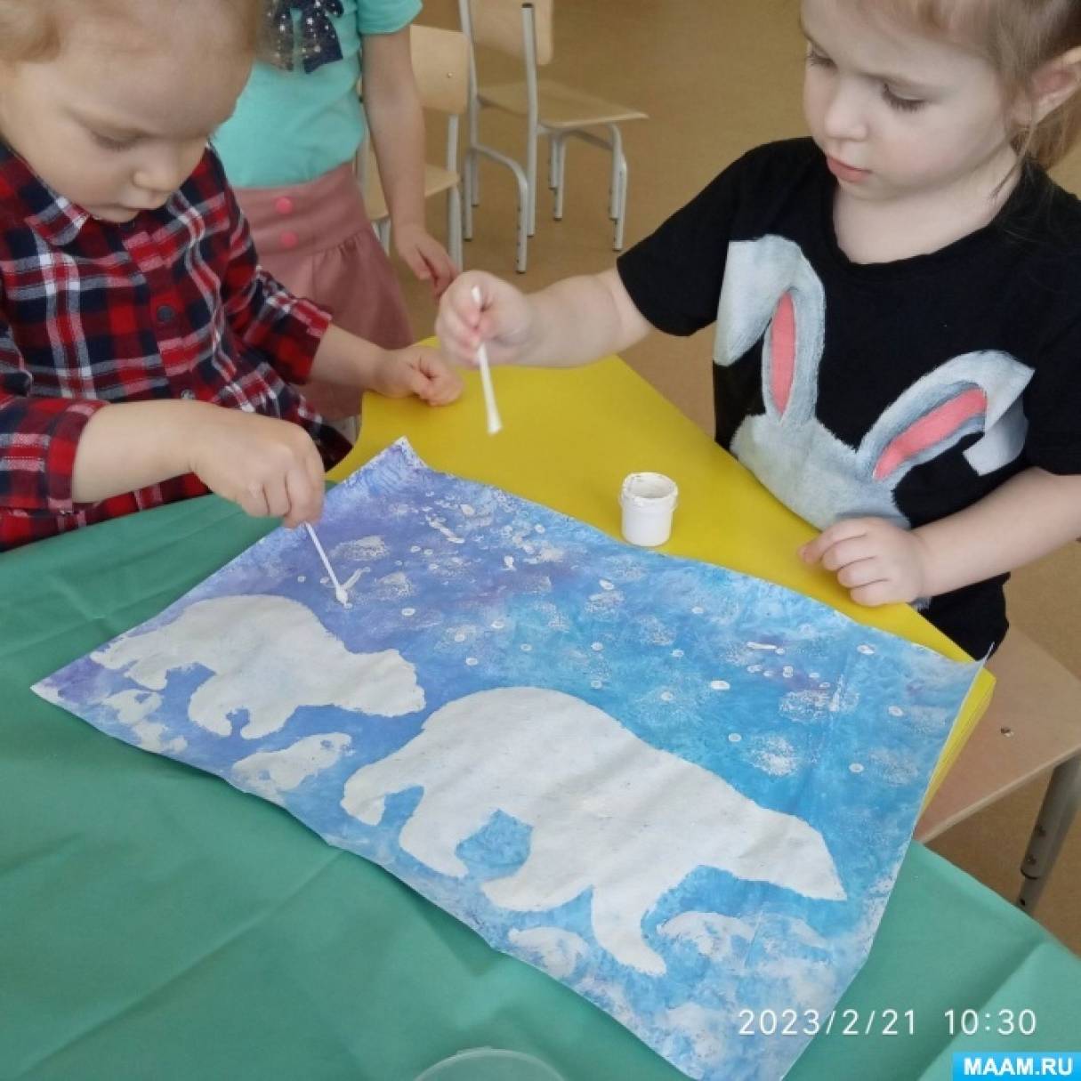 аппликация по сказкам. день медведя в ясельной группе. аппликация медведь средняя группа. аппликация медведь. аппликация в средней группе на тему сказки.