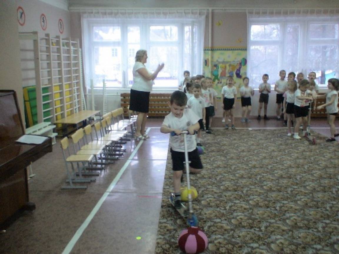 Фотоотчет «Викторина по правилам дорожного движения в старшей группе» Фото Фотоотчет «Викторина по правилам дорожного движения в старшей группе»